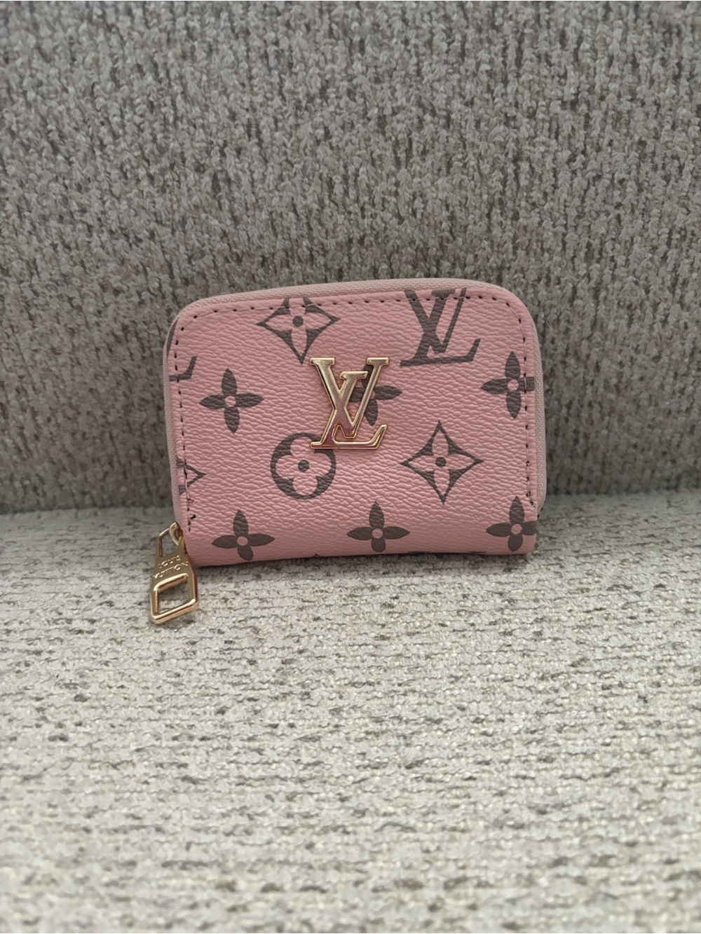 *Fashion Pink Zip Card Pouch with Gold hardware